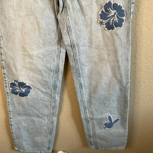 Playboy X Pacsun Womens Embroidered Light‎ Wash High Rise Boyfriend Denim Jeans - Picture 3 of 7